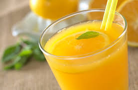 Combatir la indigestión con zumo de papaya y durazno
